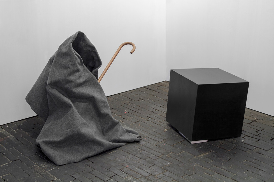 Joanna Malinowska, „Cane and black cube” (źródło: materiały prasowe organizatora)