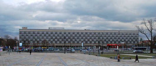 Hotel Cracovia w Krakowie, fot. Zygmunt Put (źródło: Wikimedia Commons, na licencji GFDL)