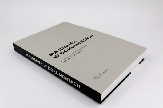Wojciech Lenarczyk, „Majdanek w dokumentach”  – okładka (źródło: materiały prasowe Muzeum)
