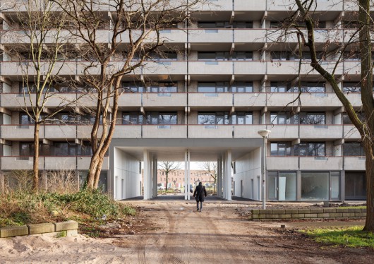 DeFlat Kleiburg, proj. NL Architects i XVW achitectuur, © Stijn Spoelstra (źródło: materiały prasowe organizatora)