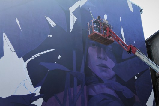 Realizacja muralu Bezta, ul Mickiewicza w Bielsku-Białej, fot. Justyna Łabądź (źródło: materiały prasowe organizatora)