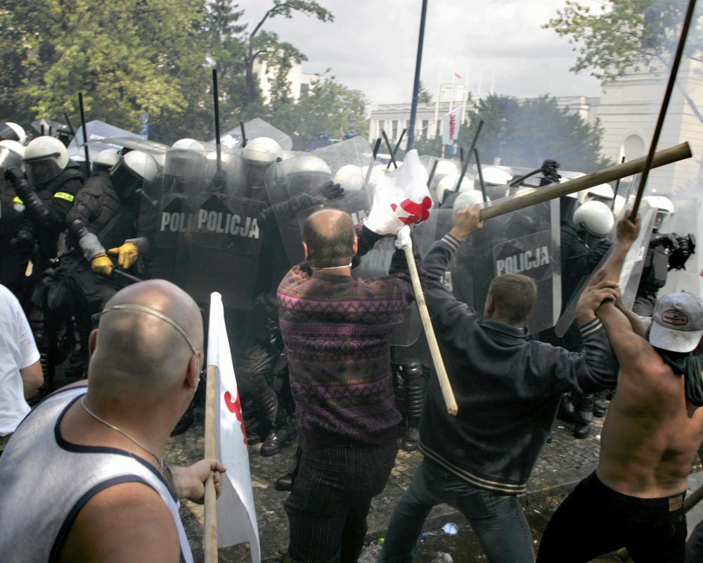 Krzysztof Miller, Demonstracja górników z rożnych central związkowych przeciwko odebraniu wcześniejszych emerytur, 2005 (źródło: materiały prasowe organizatora)