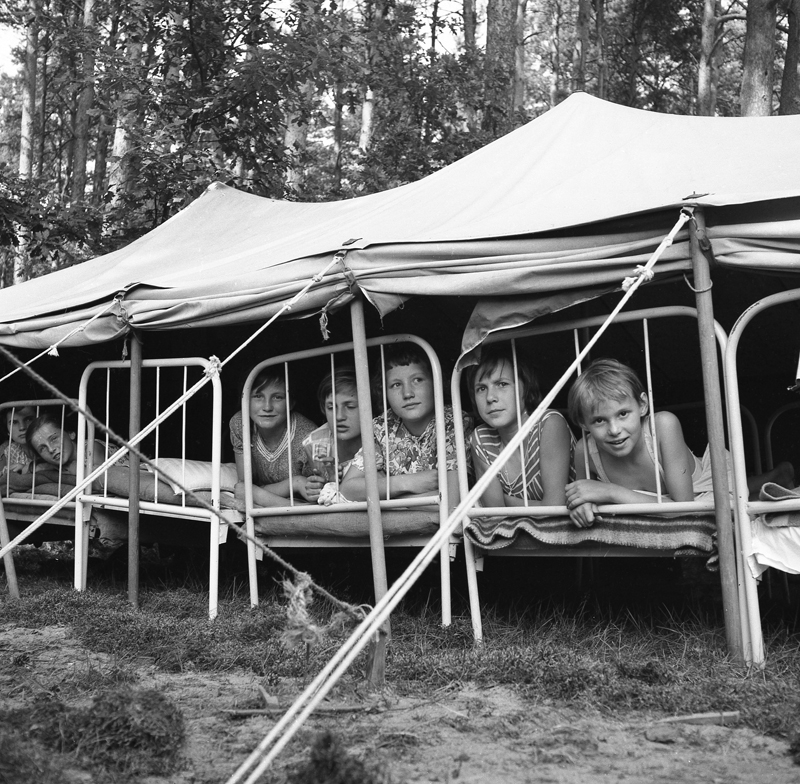 Obozowe życie, 1972, Fot. Marek Szymański (źródło: materiały prasowe organizatora)