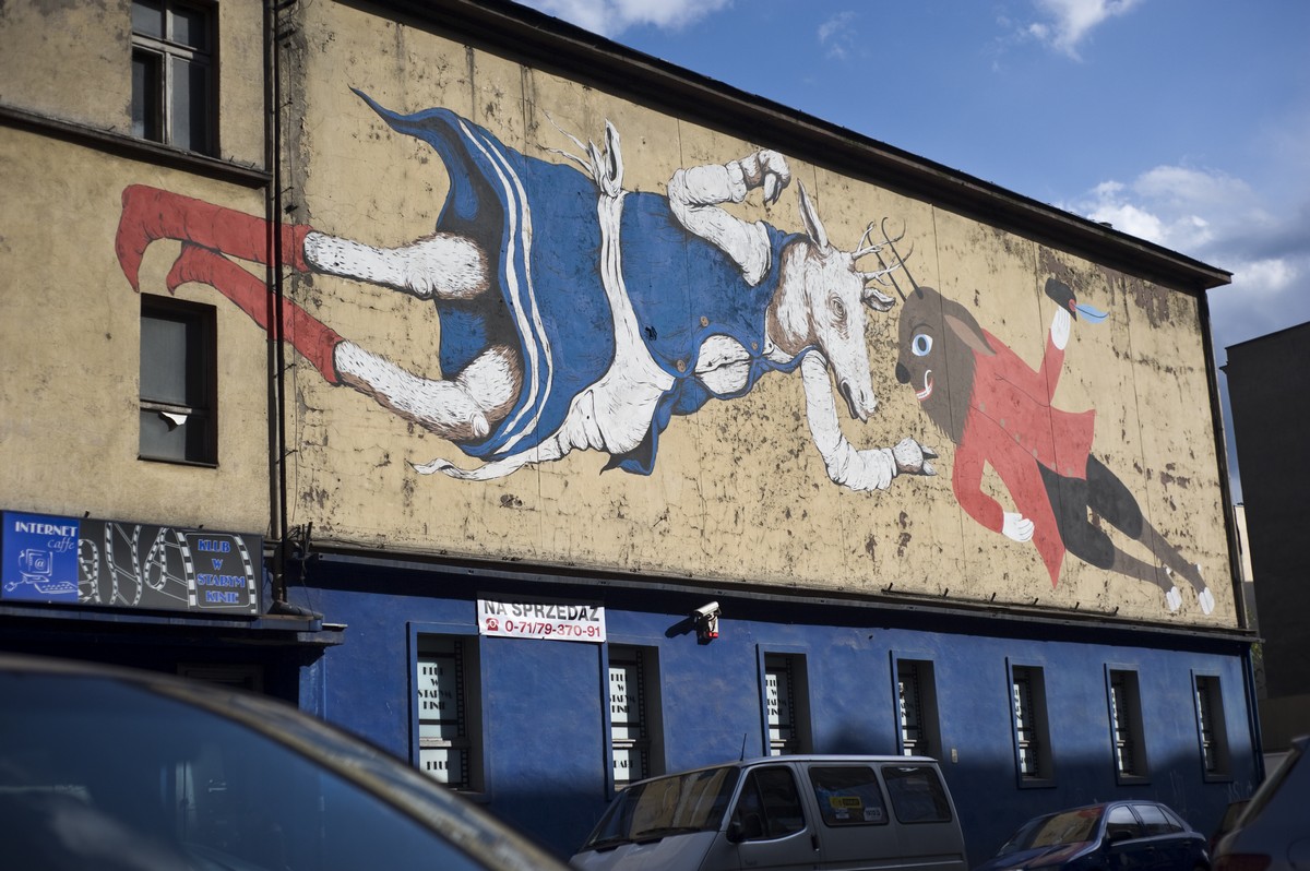 Dem / Erica Il Cane, mural na dawnym Kinie Polonia przy ul. Żeromskiego 53 (nie istnieje), OUT OF STH Prezentuje, 2010, fot: Just (źródło: materiały prasowe organizatora)