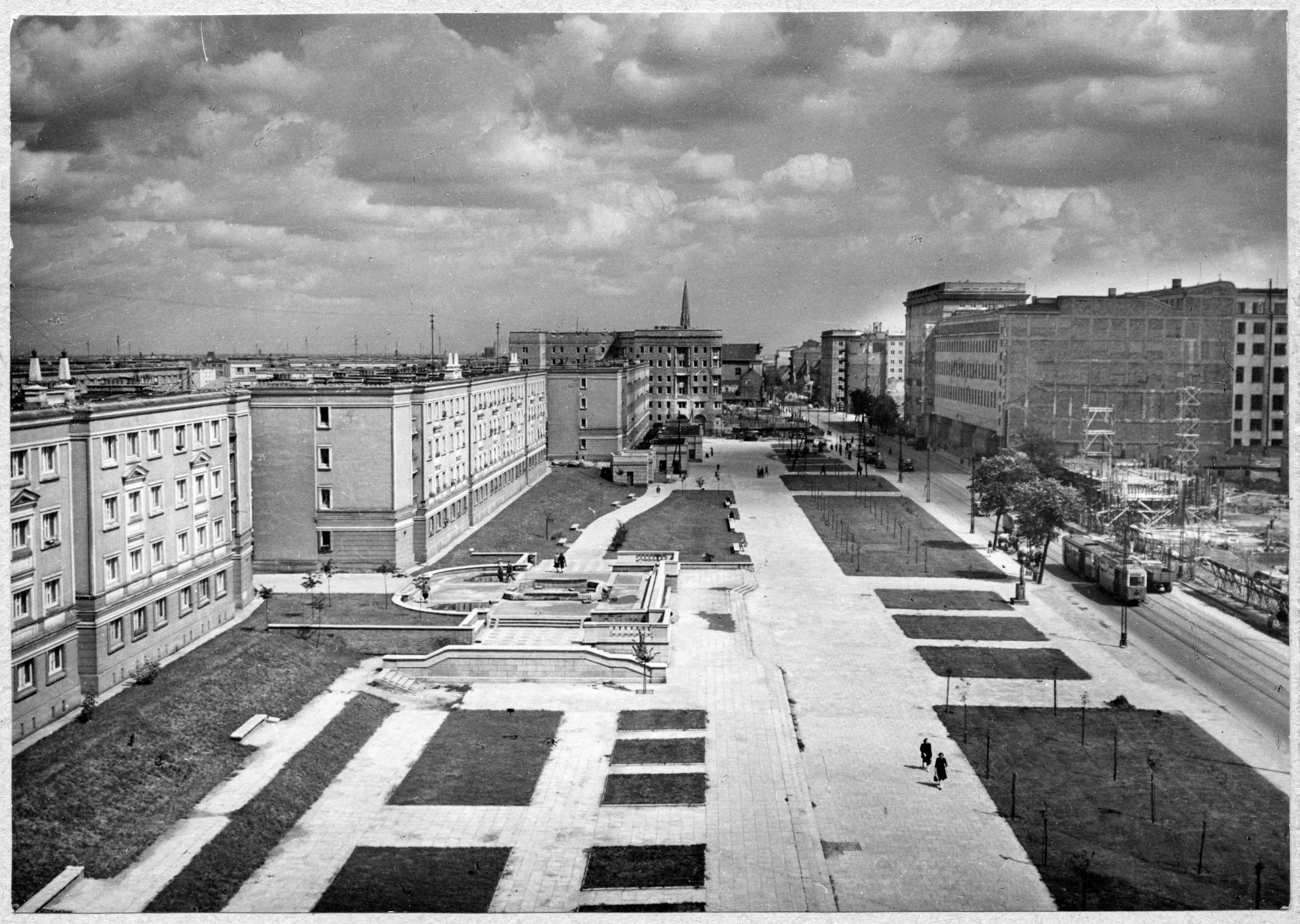 Muranów. ul. Leszno, fot. L. Jabrzemski, ok. 1950, zbiory IS PAN (źródło: materiały prasowe organizatora)