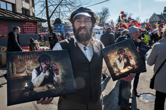 Performance „Żyd na Szczęście”, w roli Żyda na Szczęście Michael Rubenfeld (źródło: materiały prasowe organizatora)