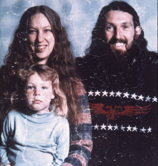 Jacqueline Livingston, „Plastikowa rodzina”, początek lat 70. XX w., fot. © Leo Brissette (źródło: materiały prasowe organizatora)