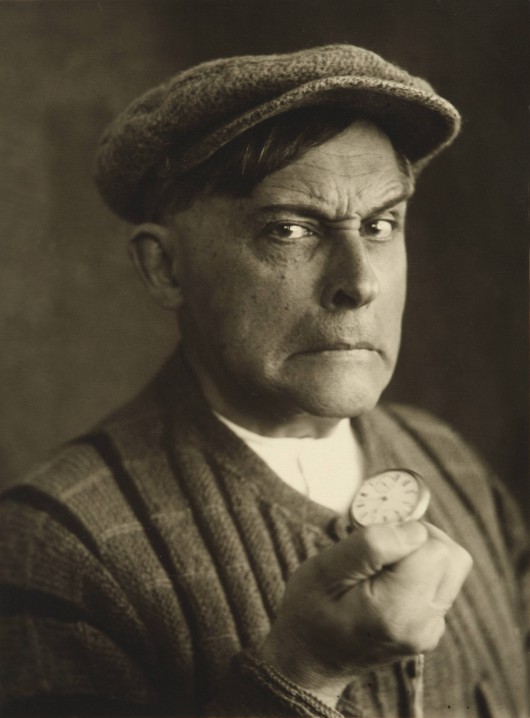 Stanisław Ignacy Witkiewicz, „Groźny bandyta”, 1931, fotografia, 11,7 × 8,5 cm, courtesy Muzeum Tatrzańskie w Zakopanem (źródło: materiały organizatora)