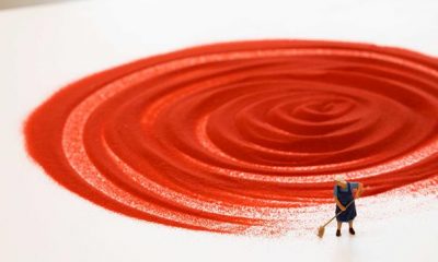 Liliana Porter, Czerwony piasek, 2018, dzięki uprzejmości artystki (źródło: materiały organizatora)
