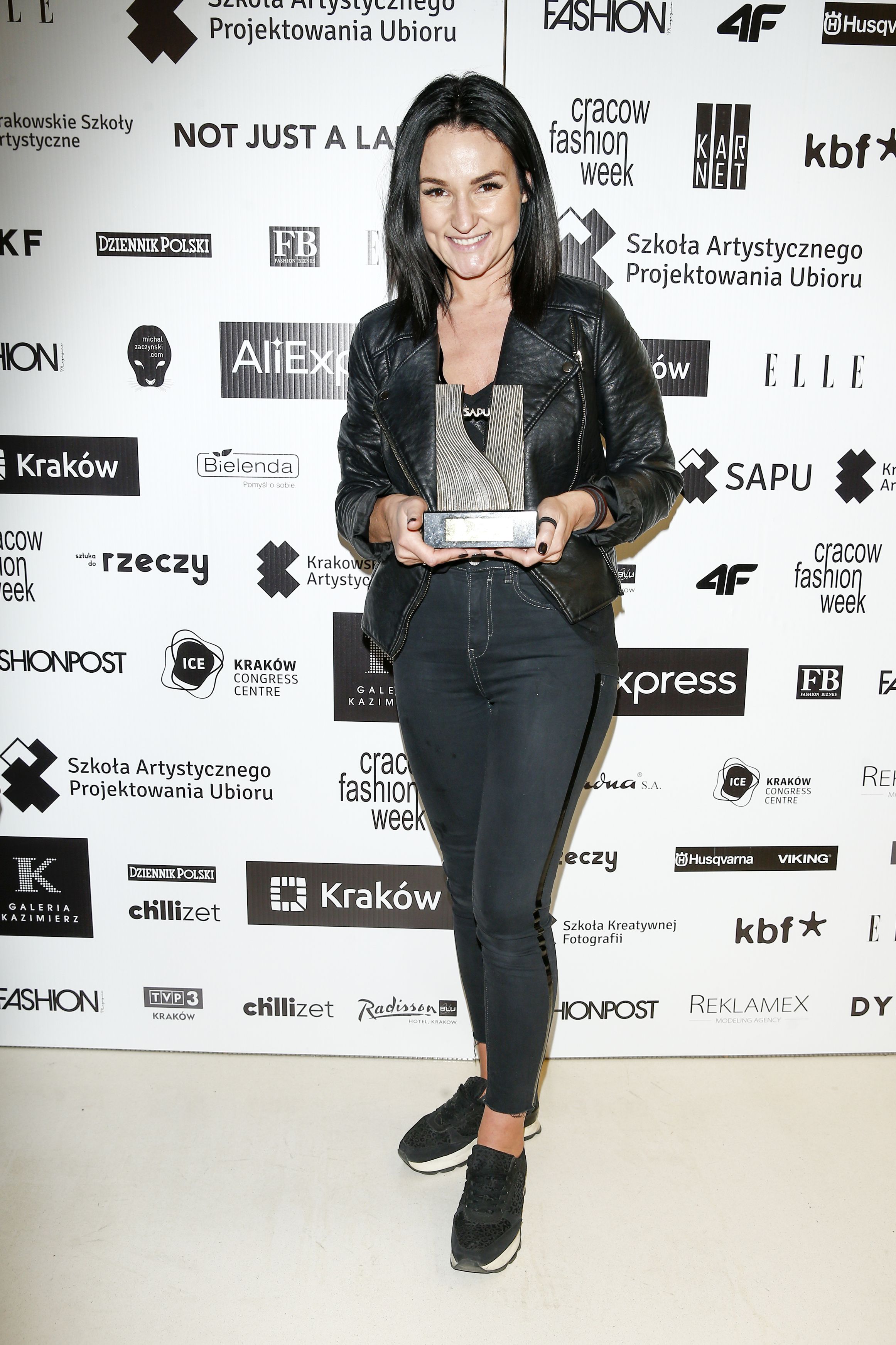 Anna Nowak-Curyło, zwyciężczyni konkursu Cracow Fashion Awards, Gala Cracow Fashion Awards, marzec 2019, Kraków, fot. Podlewski/AKPA (źródło: materiały prasowe)