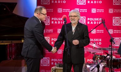 Marek Mądrzejewski z nagrodą Rady Programowej Polskiego Radia (źródło: materiały prasowe)