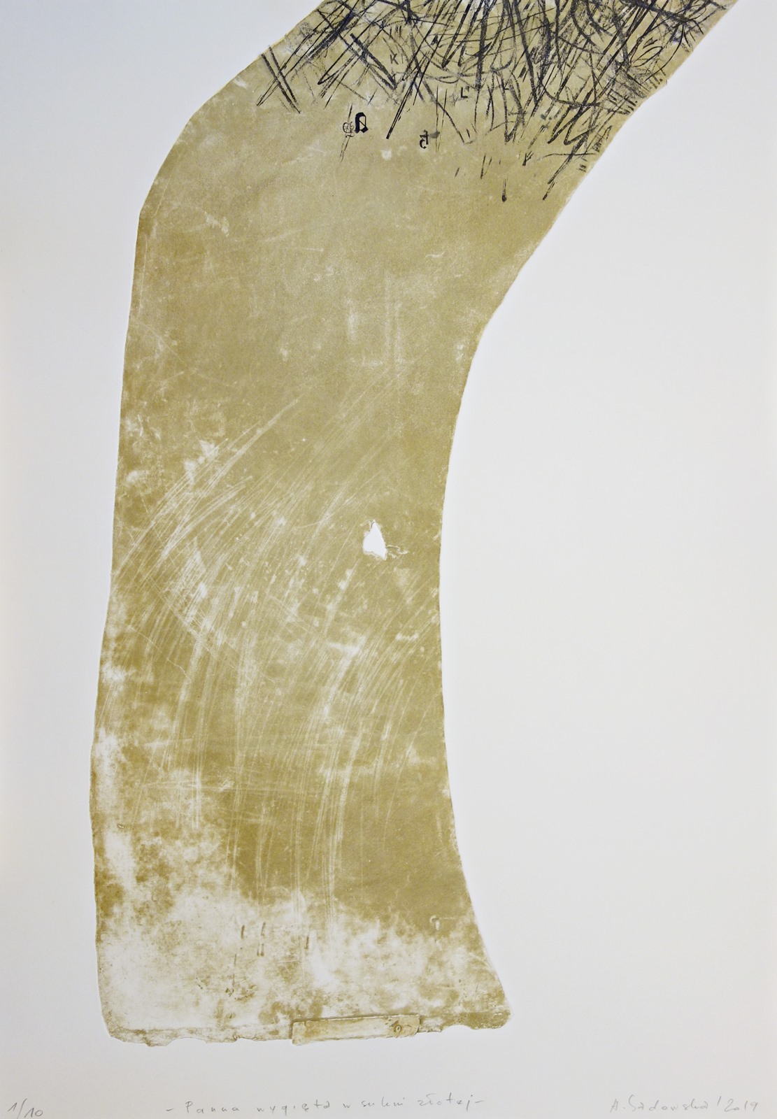 Anna Sadowska, Panna wygięta w sukni złotej, 2019, itaglio, 100 × 70 cm (źródło: materiały prasowe)