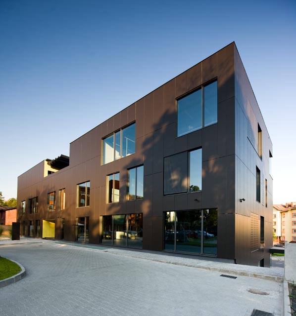 Budynek usługowo-biurowy w Gliwicach |wyróżnienie Obiekt Roku| medusagroup