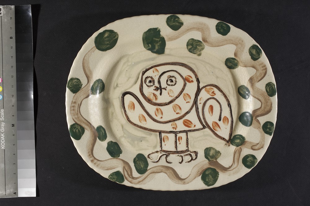 Pablo Picasso, Sowa, 1948, ceramika, 4 x 38 x 31,5 cm, nr inw. MOW 220