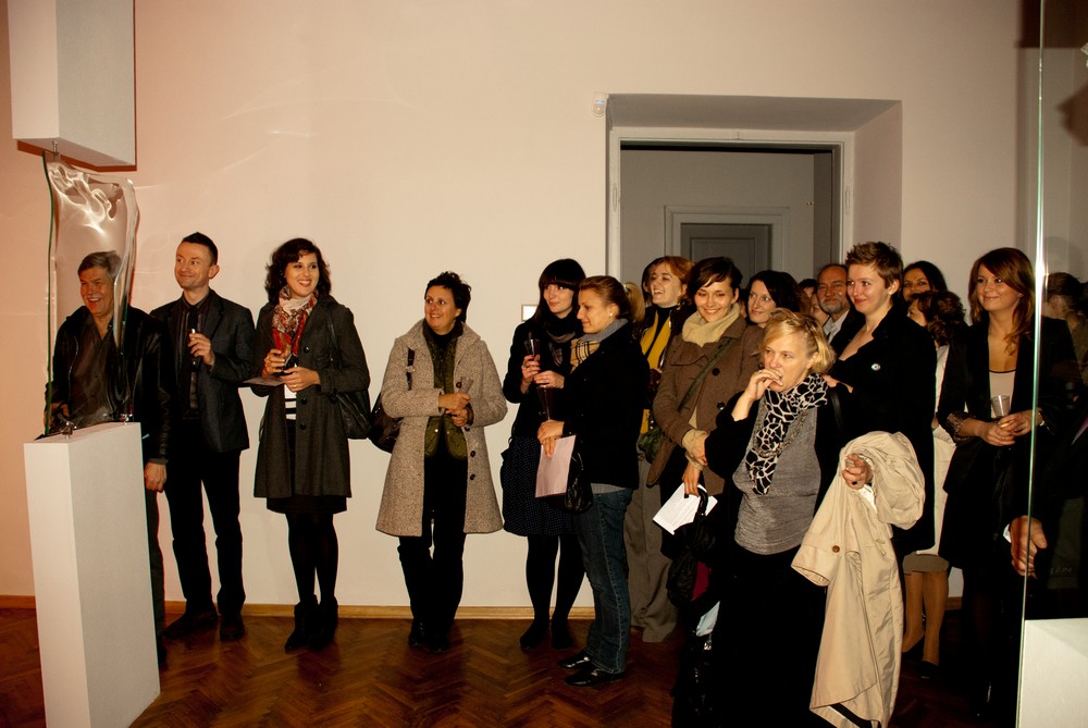 Wernisaż wystawy Piotr Ostrowski, Ślady/Traces 2011 w Muzeum Witrażu, fot. Zofia Waligóra