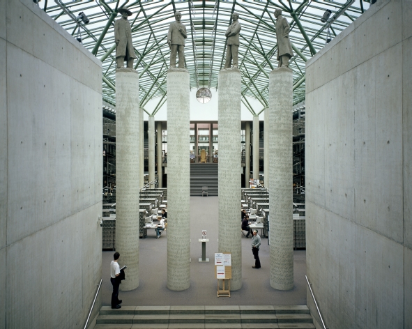 Nicolas Grospierre, z cyklu Życie budynków, BUW, 2008, kolekcja Zachęty Narodowej Galerii Sztuki (źródło: materiały prasowe organizatora)