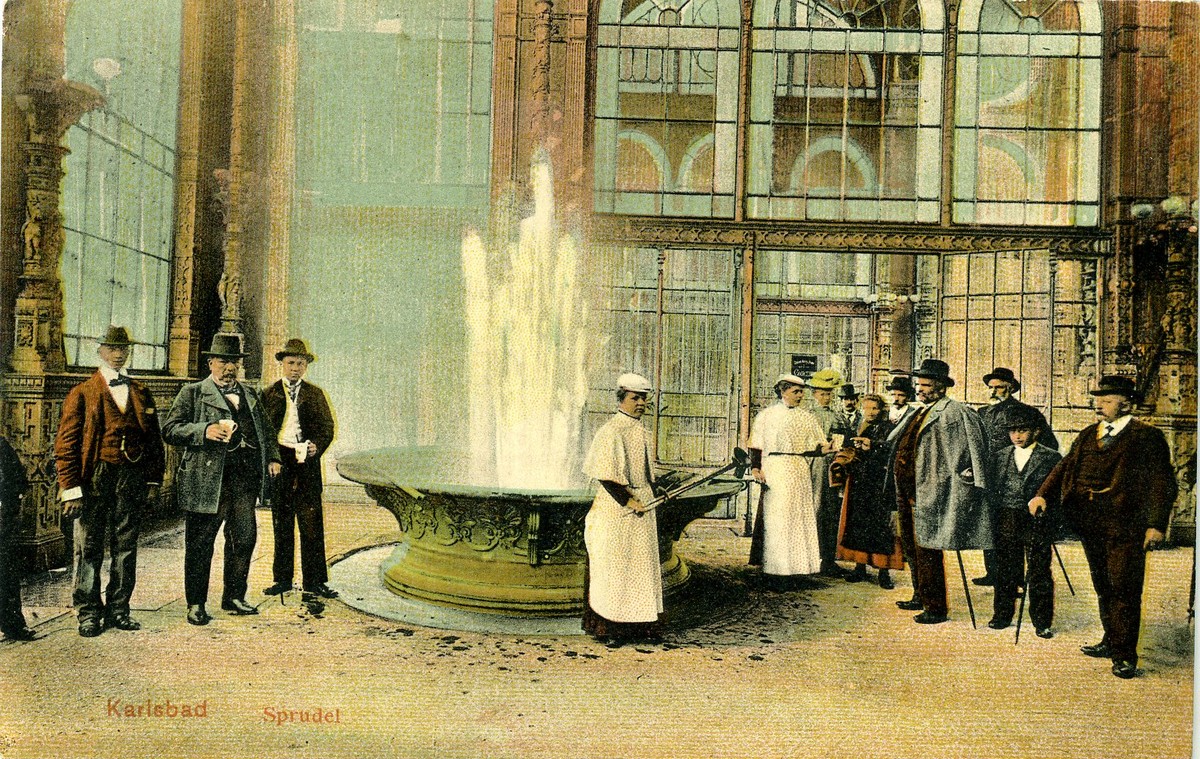 Wnętrze pijalni wód w Karlsbadzie, pocztówka, 1908 r., wyd. Leopold Weil, Karlsbad, MHK-1597/VIII k (źródło: materiały prasowe)