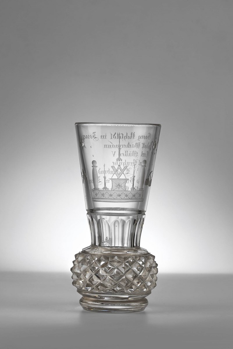 Pucharek masoński loży niemieckiej, szklany, ok.1901, nr inw. 207094 MNW (źródło: materiały prasowe organizatora)