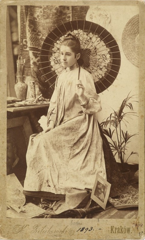 Olga Boznańska z japońską parasolką, fot. Kasper Żelechowski, Kraków 1839, Muzeum Narodowe w Krakowie (źródło: materiały prasowe organizatora)