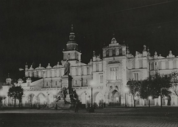 Rynek Główny nocą, 1933 r. (źródło: materiały prasowe)