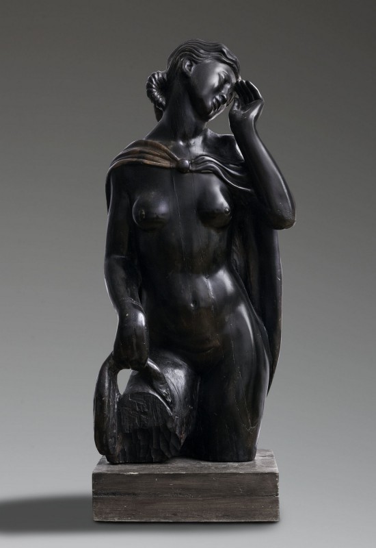 Henryk Kuna (ok. 1879–1945), Studium kobiety w płaszczu (Tors kobiecy z draperią, Kobieta w płaszczu), 1920, Muzeum Narodowe w Warszawie, fot. Piotr Ligier, 2015 (źródło: materiały prasowe)