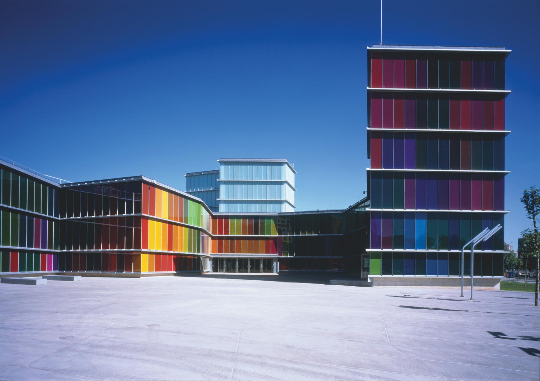 Emilio Tunon Álveres i Luis Moreno Mansilla, MUSAC, Nagroda Unii Europejskiej w dziedzinie architektury współczesnej – Mies van der Rohe Award, 2007 (źródło: materiały prasowe organizatora)