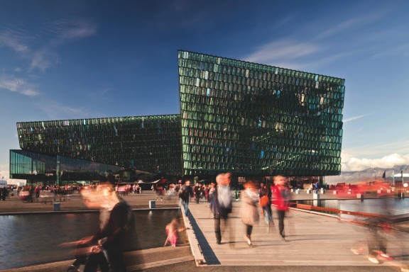 Henning Larsen Architects i Studio Olafur Eliasson, Sala koncertowa Harpa, Nagroda Unii Europejskiej w dziedzinie architektury współczesnej – Mies van der Rohe Award, 2013 (źródło: materiały prasowe organizatora)