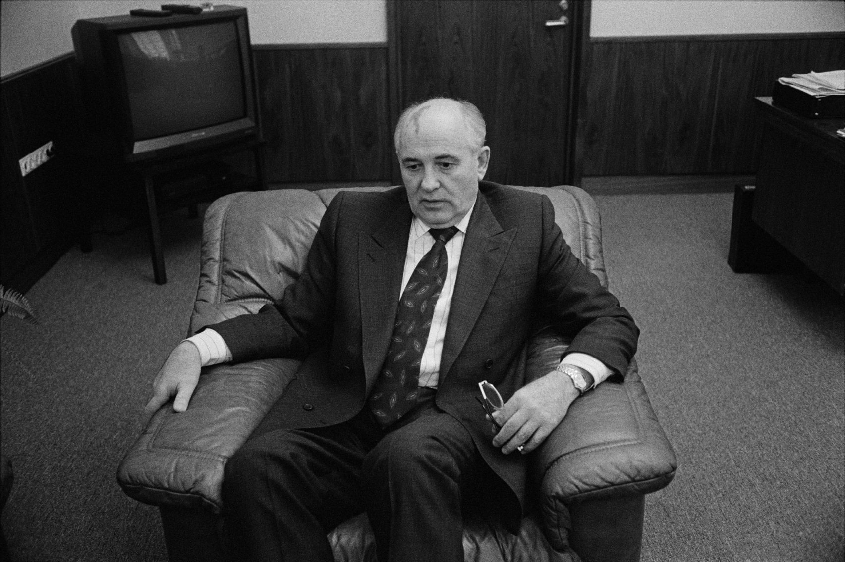 Leo Erken, Moskwa, 1993, Michaił Gorbaczow w swoim gabinecie (źródło: materiały prasowe)