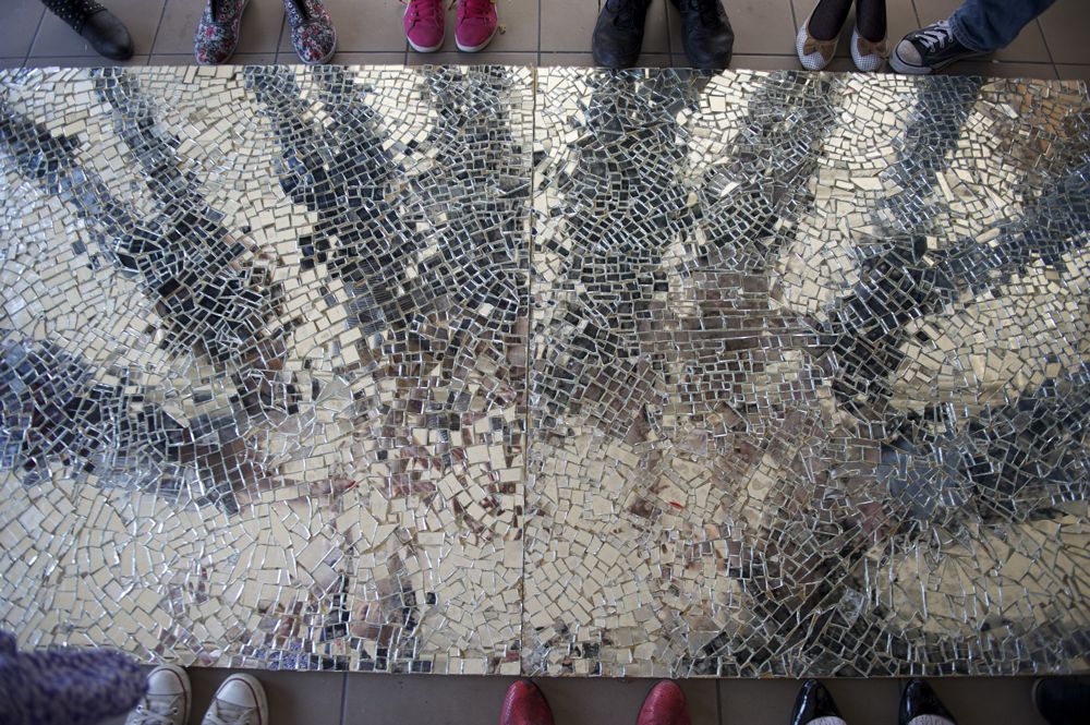 Joanna Rajkowska, „Lustrzane mozaiki”, 2014. Dzięki uprzejmości artystki (źródło: materiały prasowe organizatora)