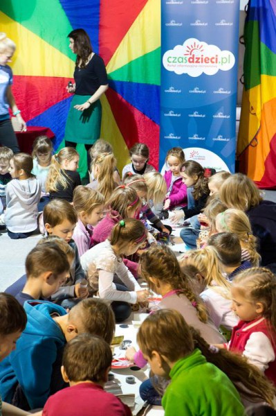 Dzieci na Targach Książki, fot Andrzej Solnica (źródło: materiały pasowe organizatora)