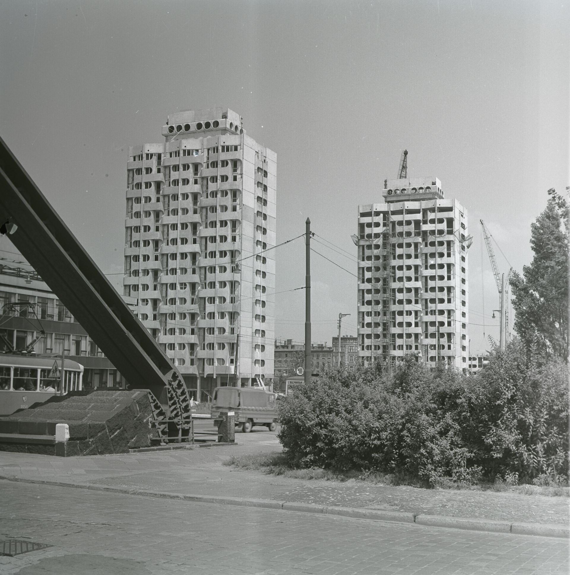 Budowa zespołu mieszkaniowego, plac Grunwaldzki, 1969-75 (projekt 1963–1969), fot. Zbigniew Nowak, 1972, zbiory: Ośrodek Pamięć i Przyszłość (źródło: materiały prasowe organizatora)