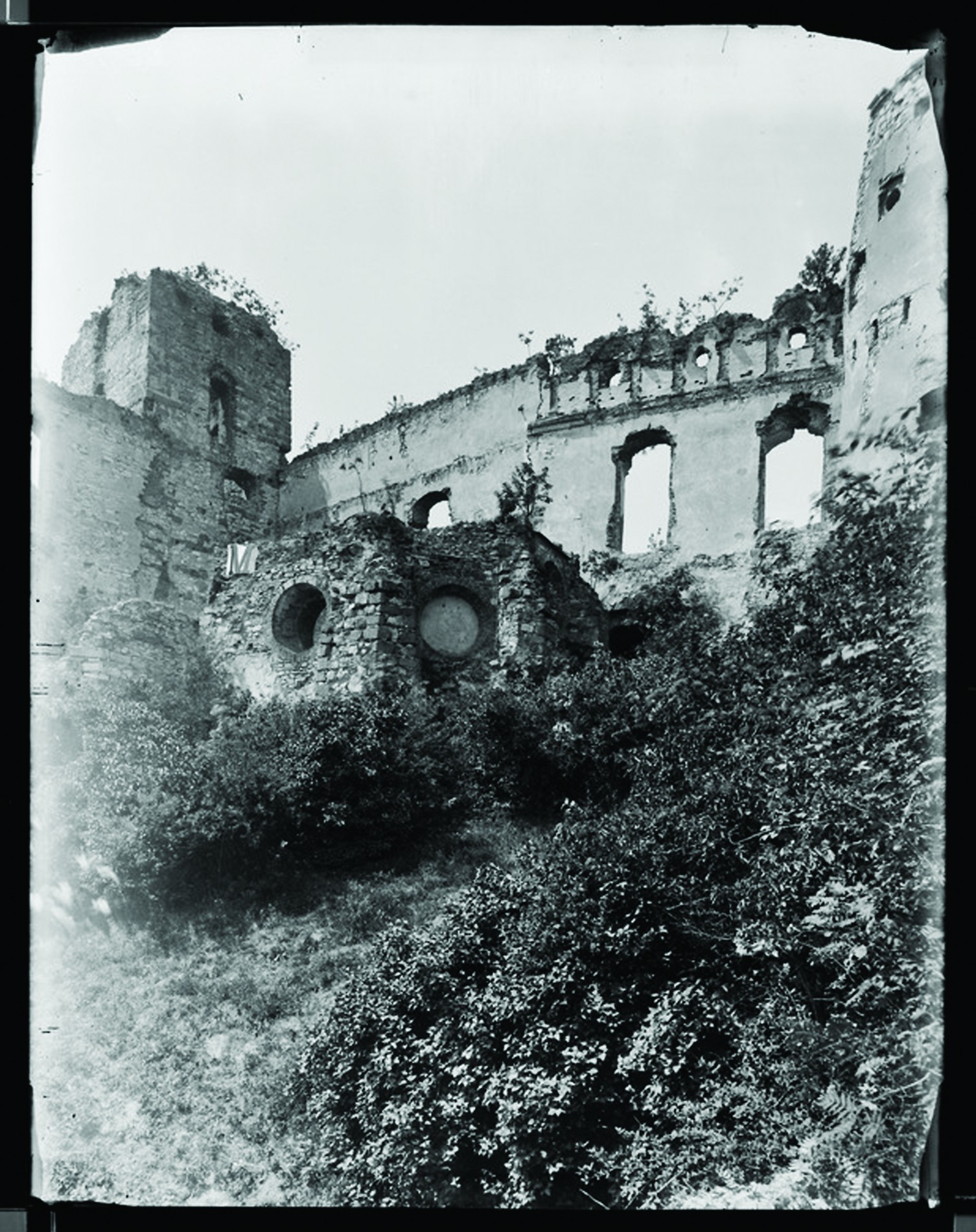 „Ruiny zamku w Tenczynie”, fot. Natan Krieger, ok. 1900 r., wł. MHK (źródło: materiały prasowe organizatora)