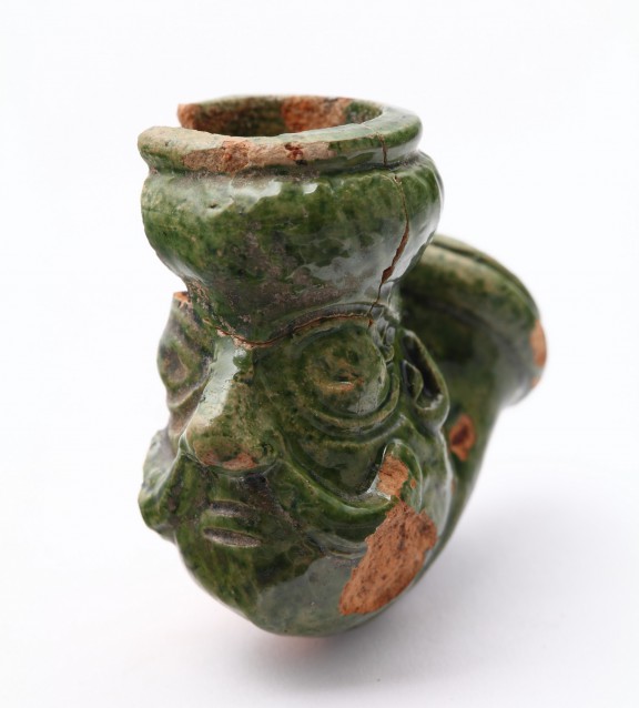 Ceramiczna fajka w kształcie głowy Turka w turbanie, XVII w. (źródło: materiały prasowe organizatora)