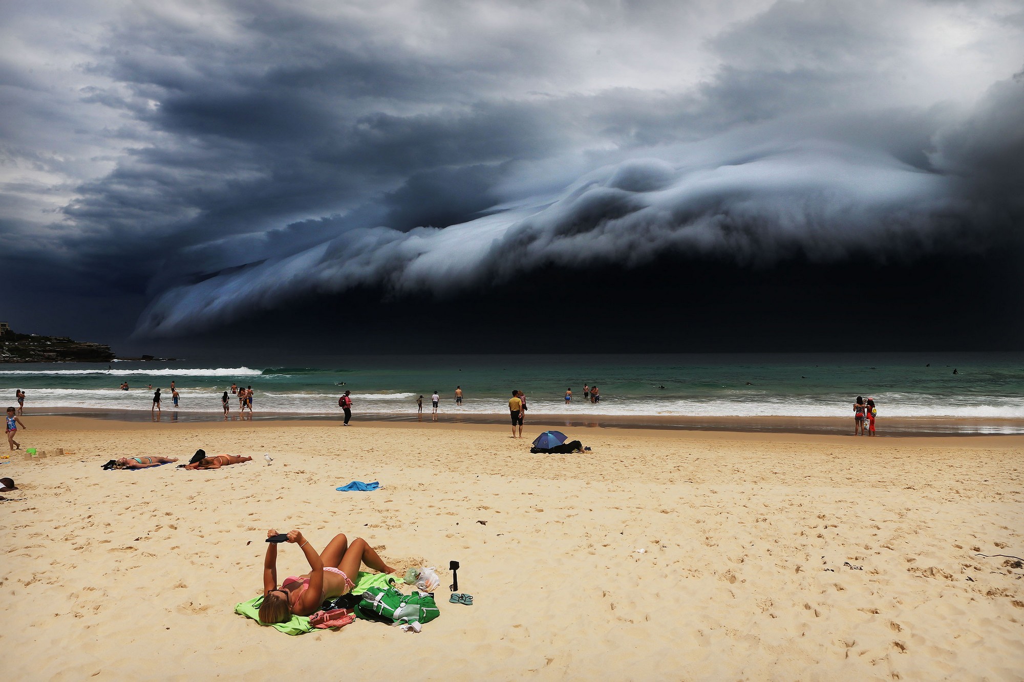 Rohan Kelly, Australia, Daily Telegraph | „Storm Front on Bondi Beach” (źródło: materiały prasowe)