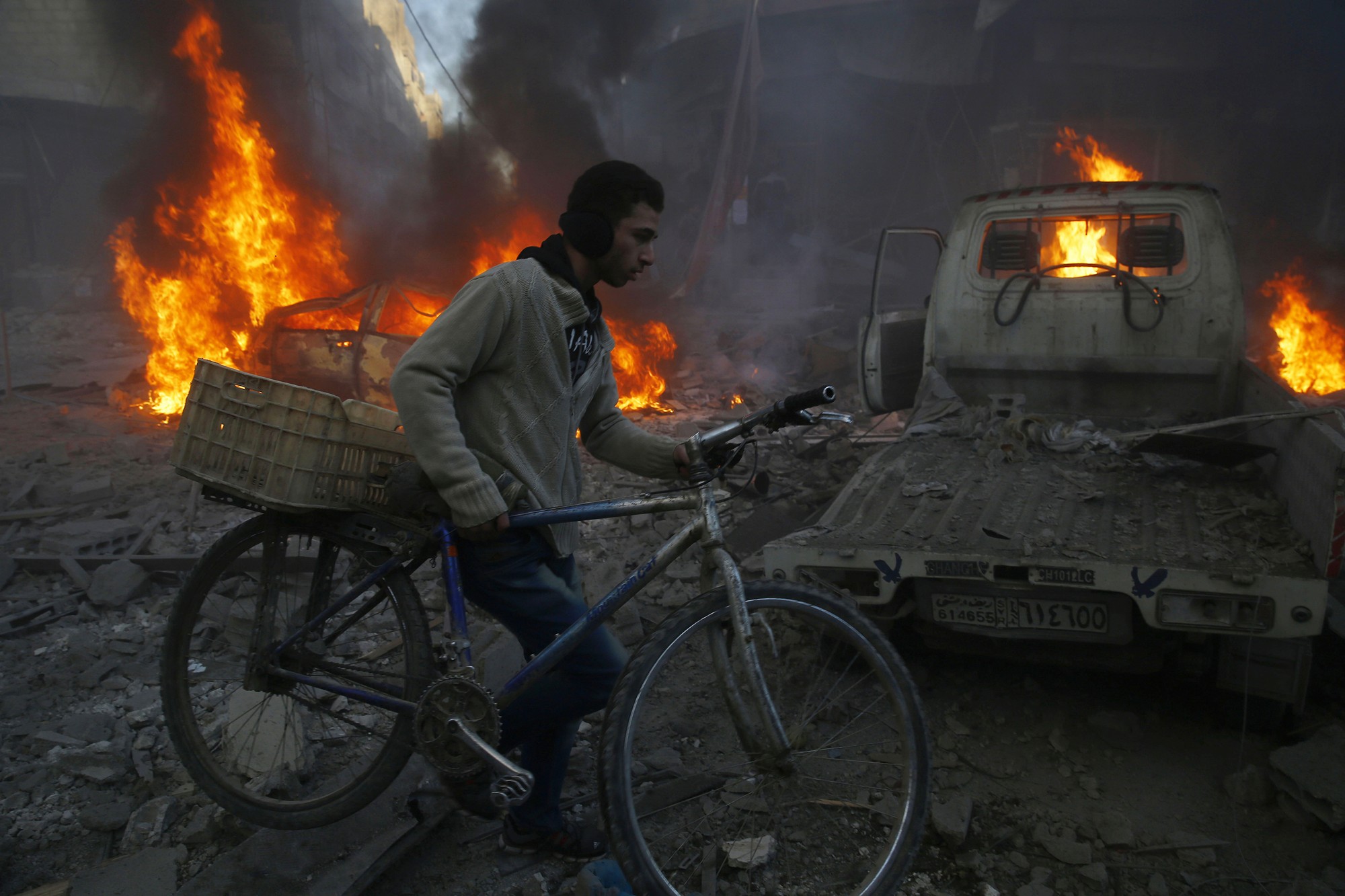 Sameer Al-Doumy, Syria, Agence France-Presse | „Aftermath of Airstrikes in Syria, 2015” (źródło: materiały prasowe)