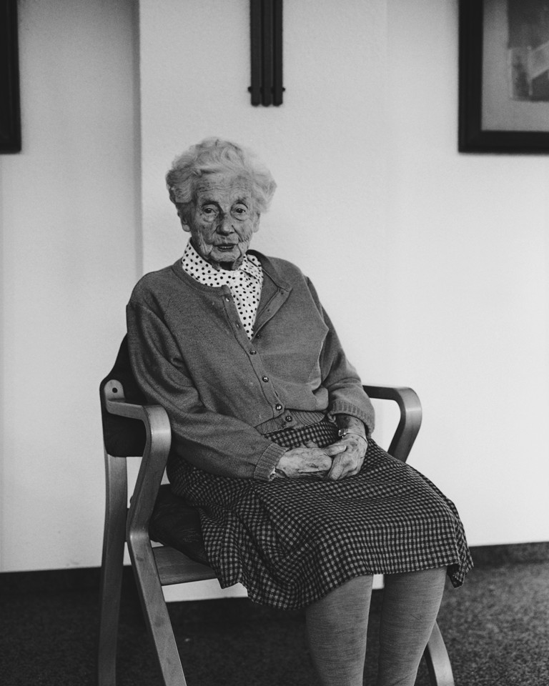 Hans-Peter Feldmann, „Maria Victoria, 100 lat”, z cyklu 100 lat, fotografia barytowa, © VG Bild/Kunst, Bonn for H.-P. Feldmann (źródło: materiały prasowe organizatora)