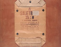Tadeusz Kantor, „Saletr 25% N z zawartością magnezu…”, 1964, z cyklu Torby przemysłowe, wł. Muzeum Sztuki w Łodzi (źródło: materiały prasowe organizatora)