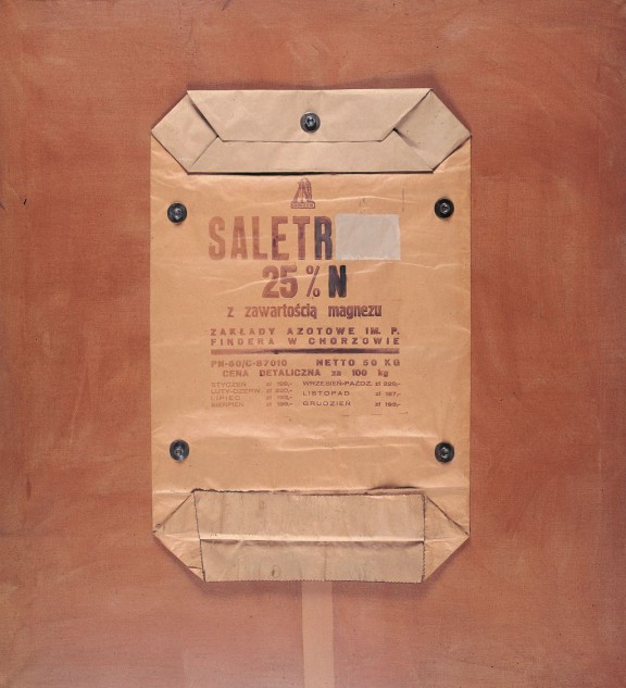  Tadeusz Kantor, „Saletr 25% N z zawartością magnezu…”, 1964, z cyklu Torby przemysłowe, wł. Muzeum Sztuki w Łodzi (źródło: materiały prasowe organizatora)