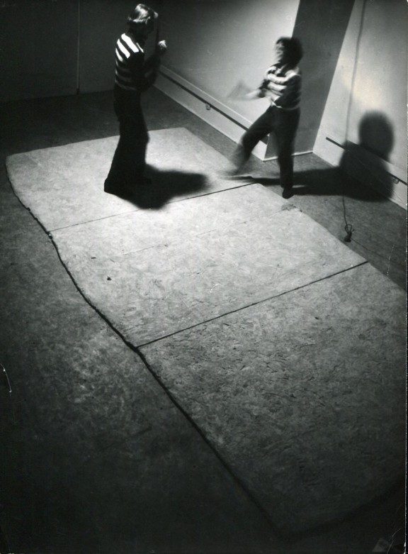Daniel Wnuk, „Obszar obojętny”, praca dyplomowa – kilkudniowa akcja w Galerii Repassage, 1980, Archiwum Repassage, Muzeum ASP w Warszawie (źródło: materiały prasowe organizatora)