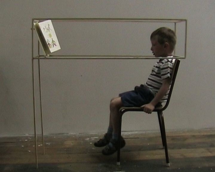Eva Kotatkova, „Siedź prosto (Sit up straight)”, praca w kolekcji Ludwig Museum – Muzeum Sztuki Współczesnej w Budapeszcie (Ludwig Museum – Museum of Contemporary Art, Budapest) (źródło: materiały prasowe organizatora)