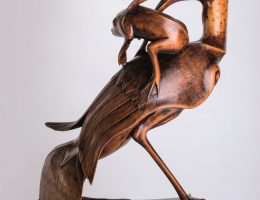 Anonimowy rzeźbiarz balijski „Ptak wodny łapiący żabę”, ok. 1930 (źródło: materiały prasowe organizatora)