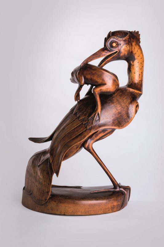Anonimowy rzeźbiarz balijski „Ptak wodny łapiący żabę”, ok. 1930 (źródło: materiały prasowe organizatora)
