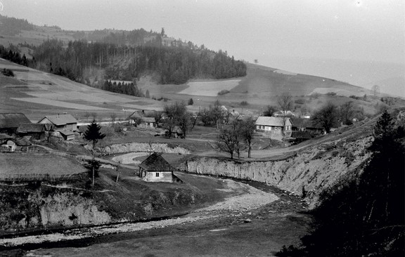 Autor nieznany, Krajobraz wsi łemkowskiej, okolice Krynicy, Archiwum: Anton Plügel,1940. Archiwum UJ (źródło: materiały prasowe organizatora)