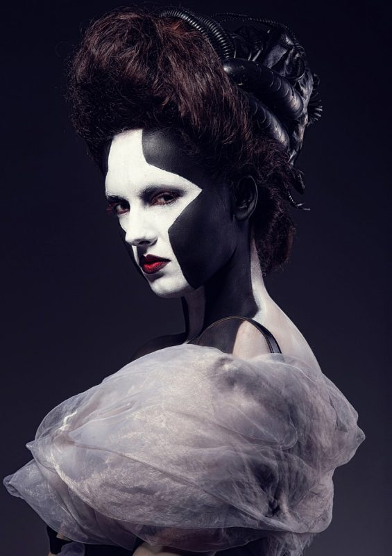 Piotr Pulchny, Bez tytułu, 2013, model_Ela Anczykowska, make-up Iga Szymańska, clothes & stylist_By Bjorn (źródło: materiały prasowe organizatora)