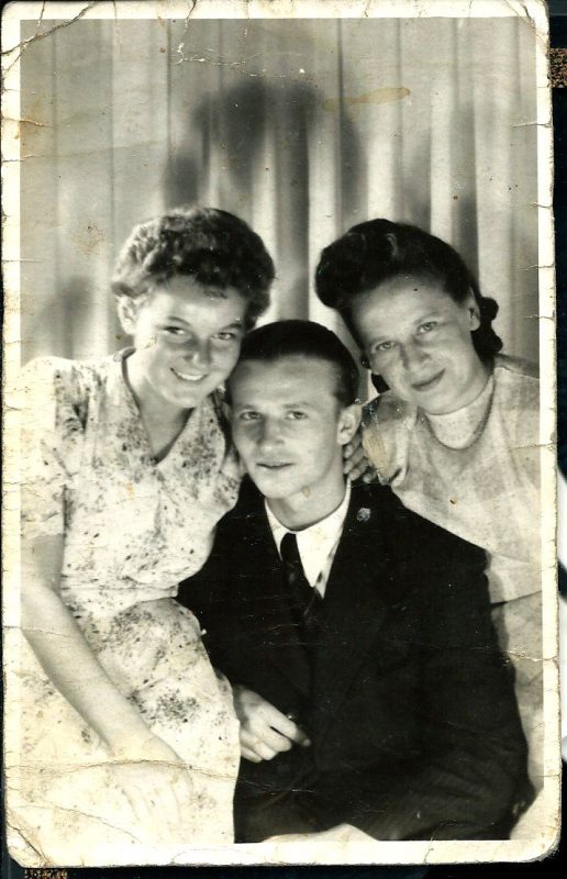 Edward Kubiczek z siostrą Bożeną i przyszłą żoną Michaliną Hochberg, przed 1939, wł. prywatna (źródło: materiały prasowe organizatora)