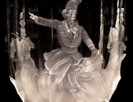Puchar pamiątkowy, Czechy, ok. 1863, szkło: Gräfflich Harrahsche Glasfabrik Neuwelt (Nový Svět), dekoracja: Johann F. Hoffmann w Karlsbadzie (Karlowe Wary) (źródło: materiały prasowe organizatora)