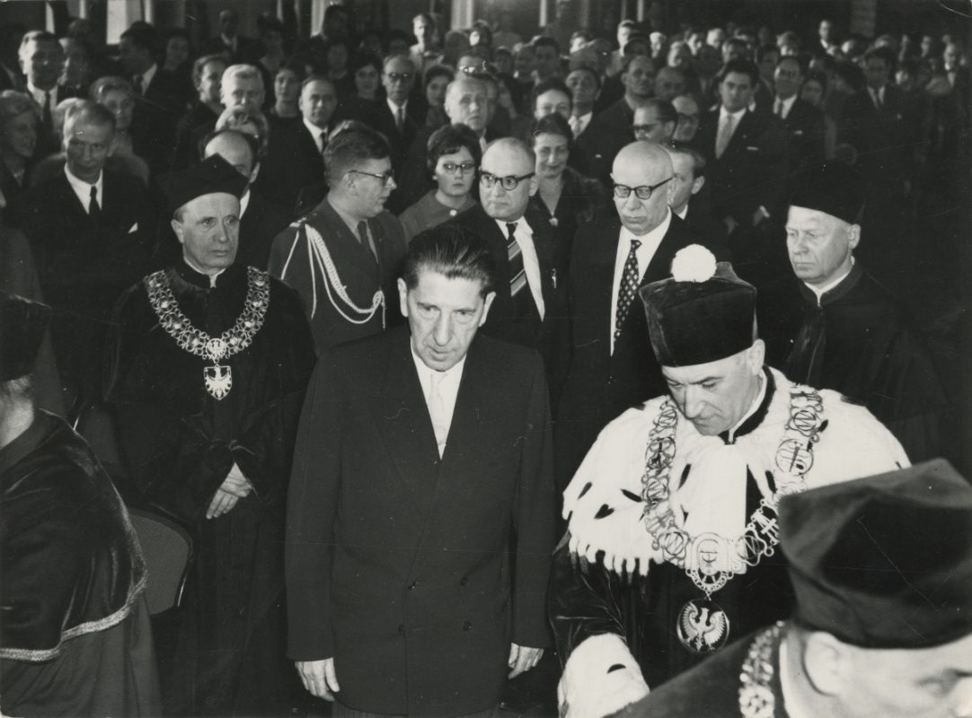 Uroczystość wręczenia tytułu doktora honoris causa Akademii Medycznej, 1961, fot. archiwum ZniO (źródło: materiały prasowe organizatora)