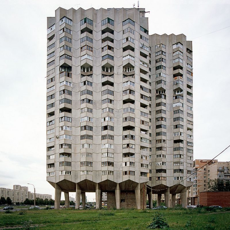 Nicolas Grospierre, Blok mieszkalny, Sankt Petersburg, Rosja, 2007 (źródło: materiały prasowe)