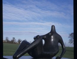 Henry Moore, Reclining Figure Pointed Head (źródło: materiały prasowe)